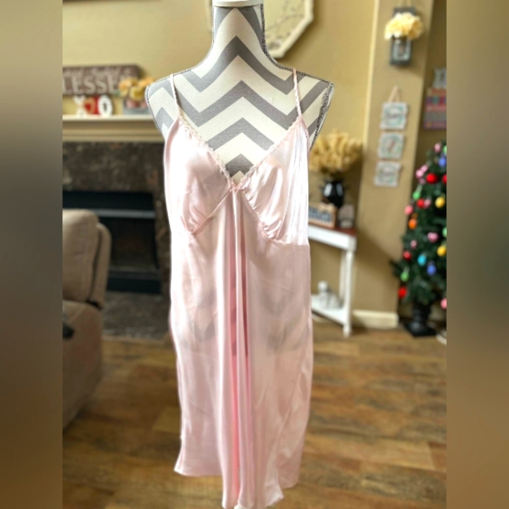 Sexy plus size Light pink silk nightgown